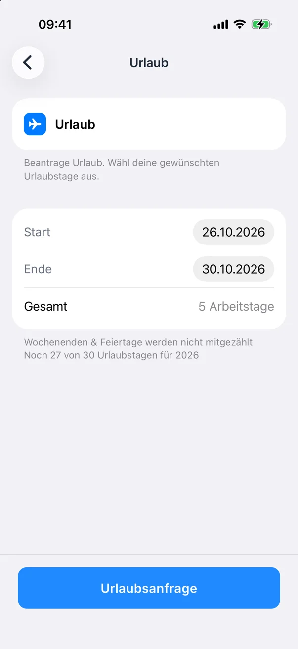 Crew Active Mitarbeiter App: Urlaubsantrag vom 26. bis 30. Oktober, 5 Arbeitstage, darunter noch 27 von 30 Urlaubstagen für 2026 (Beispieldaten)