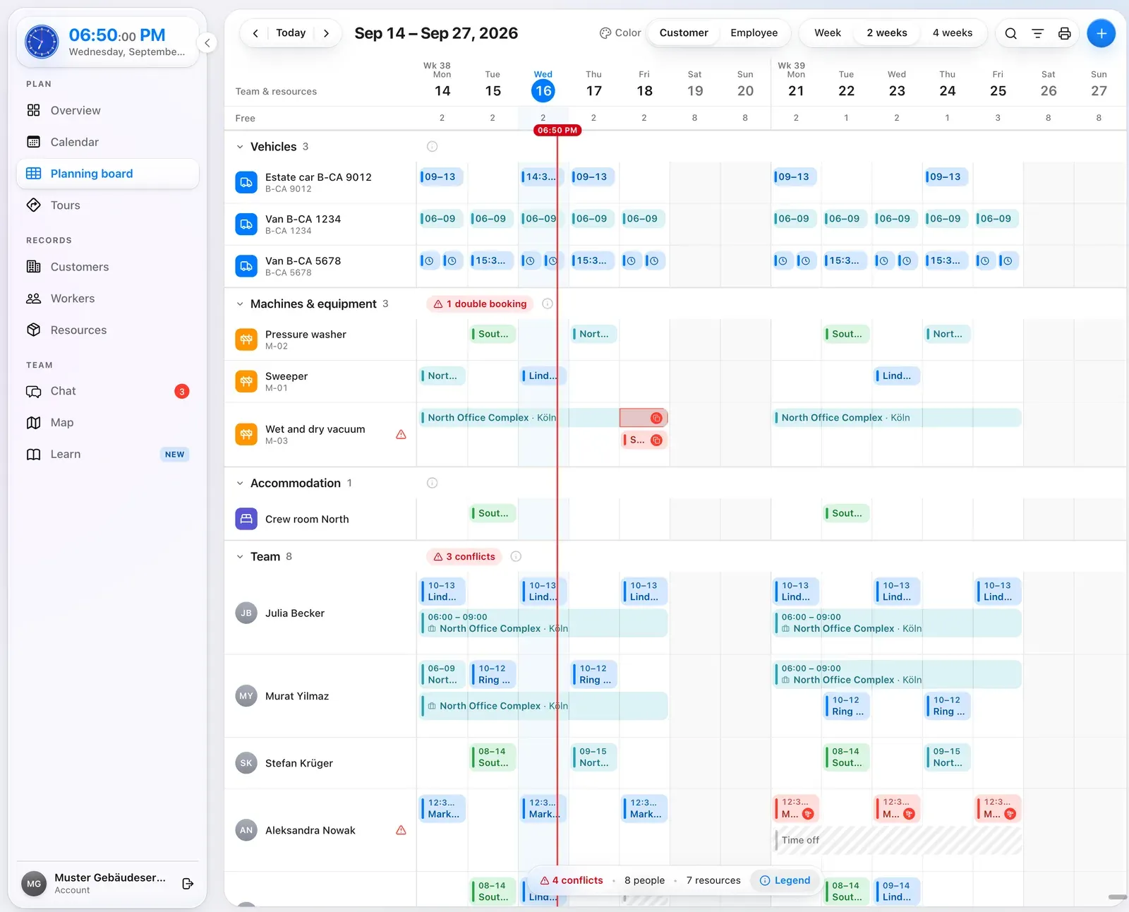 Planning board in Crew Active: employees as rows, two weeks as columns, with jobs and leave (sample data)