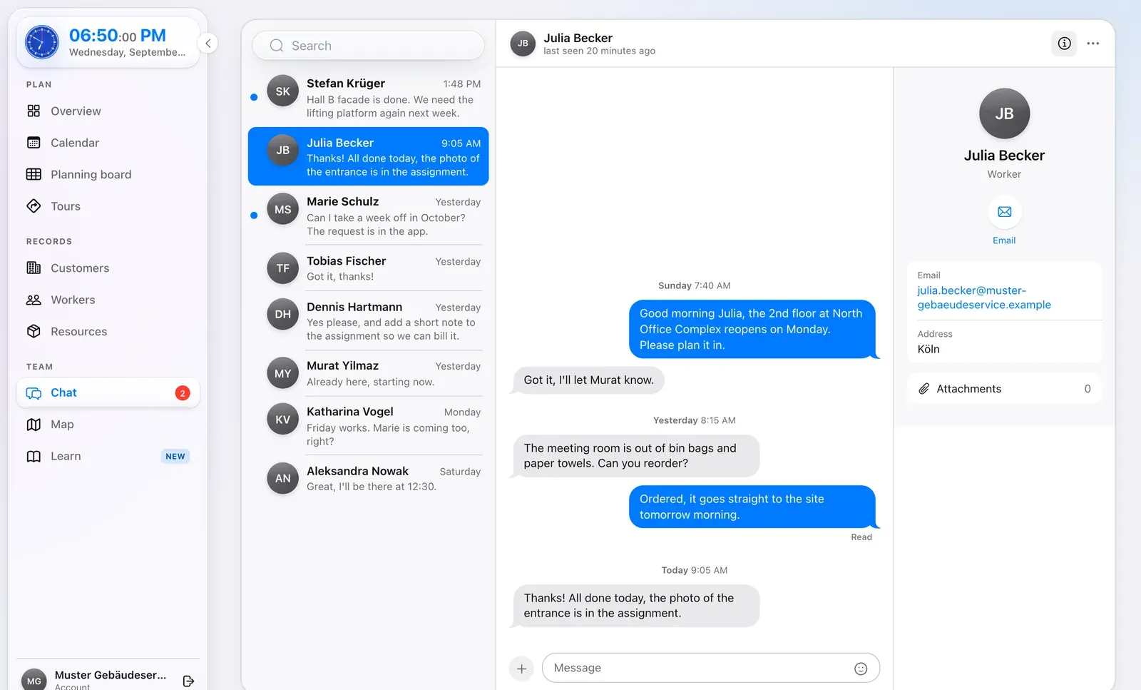 Team chat in Crew Active: conversation between the office and an employee with read receipts (sample data)